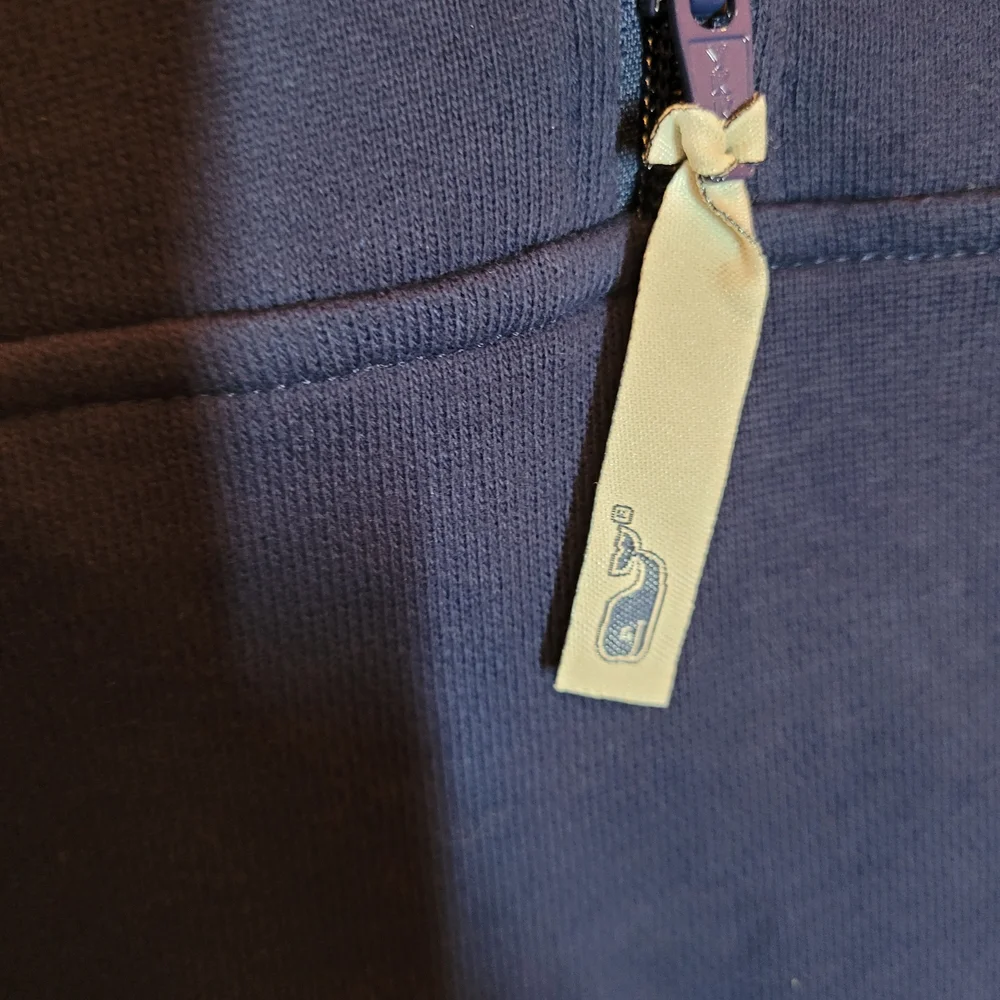Vineyard Vines Men's 1/4 Zip-Up Sweater in Navy and Light Blue Sz Small - Picture 2 of 14
